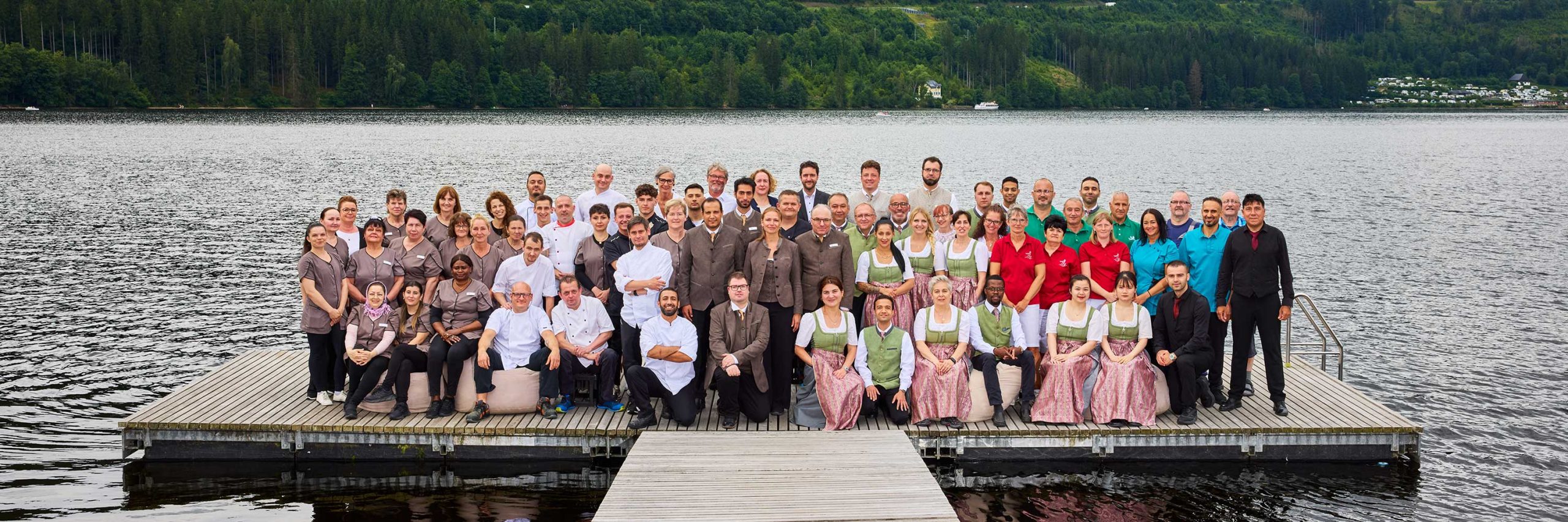 Teambild auf dem Steg