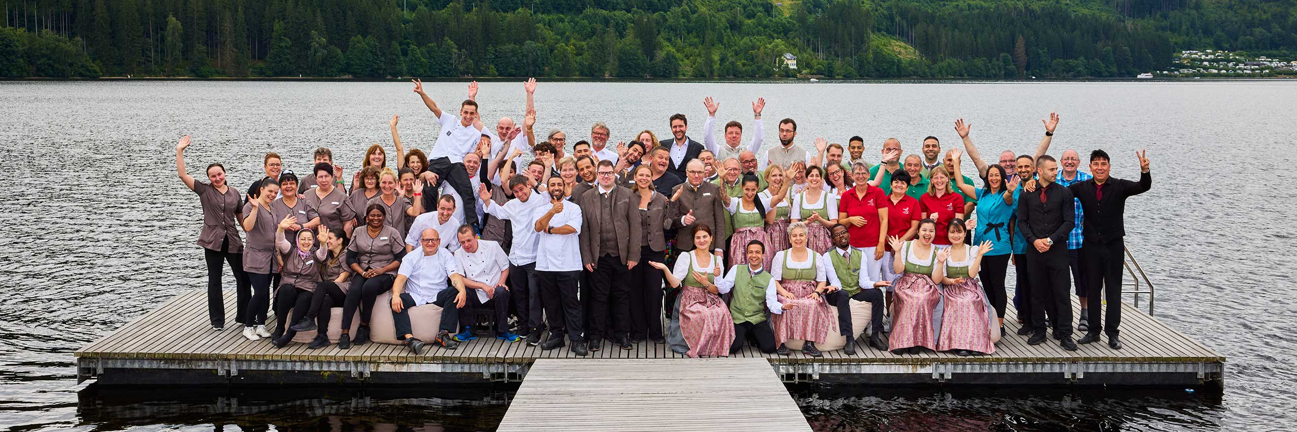 Teambild auf dem Steg